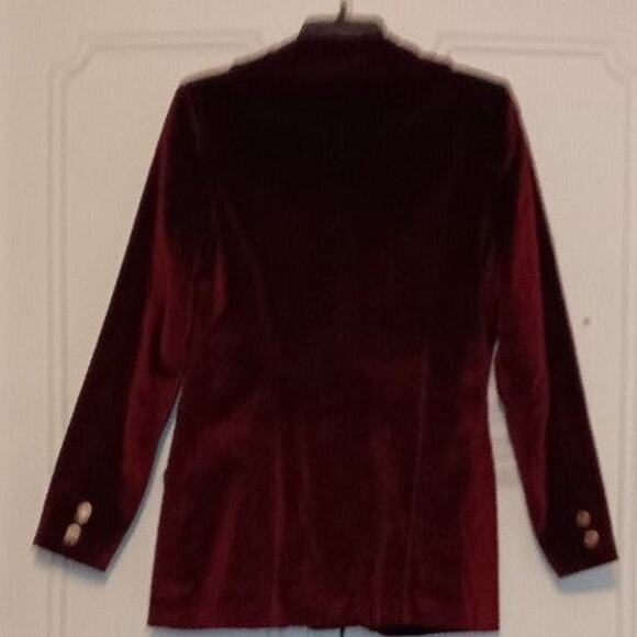 Rich Reddish Purple Velvet Coat from the 1970s  Unisex. - Picture 9 of 10